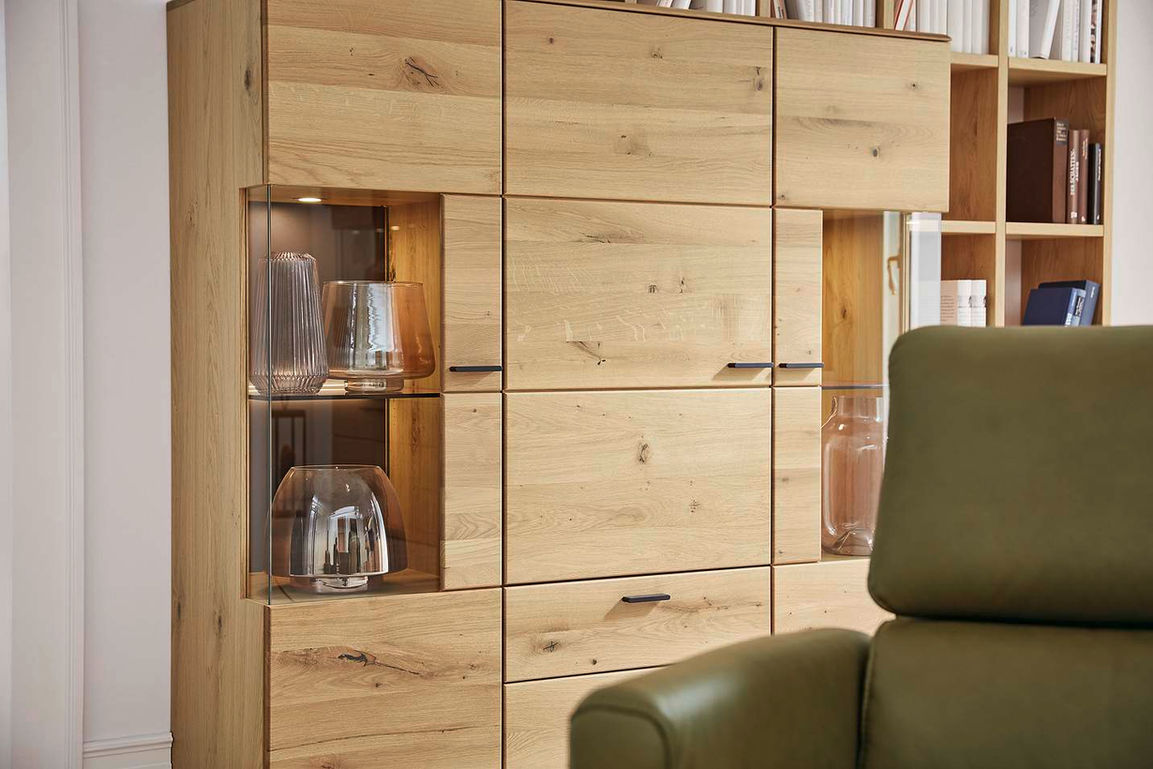 Мебель для гостиных массив