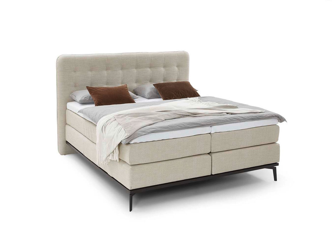Boxspring — светлая двуспальная кровать с мягким изголовьем